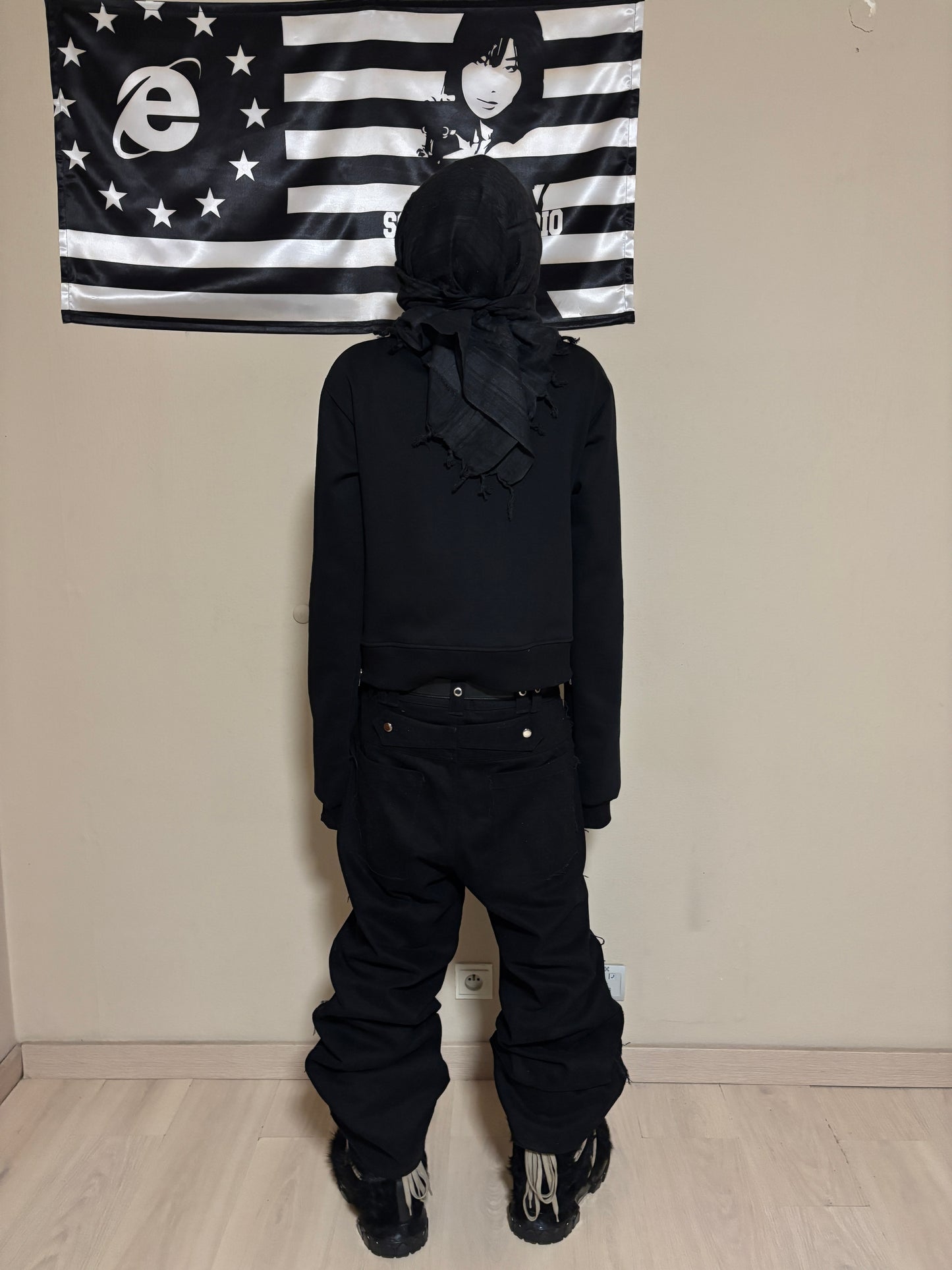 ARABIC (LIFE IS WAR) BLACK TURBAN SCARF ZIPPER