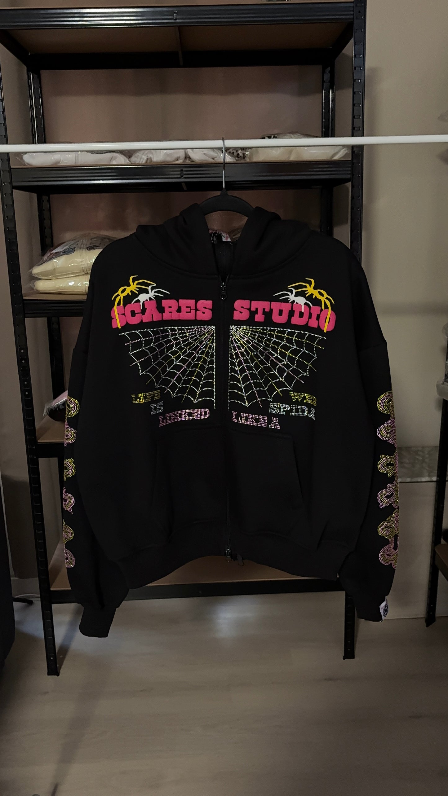 SPIDA WEB BLACK AND YELLOW ZIPPER