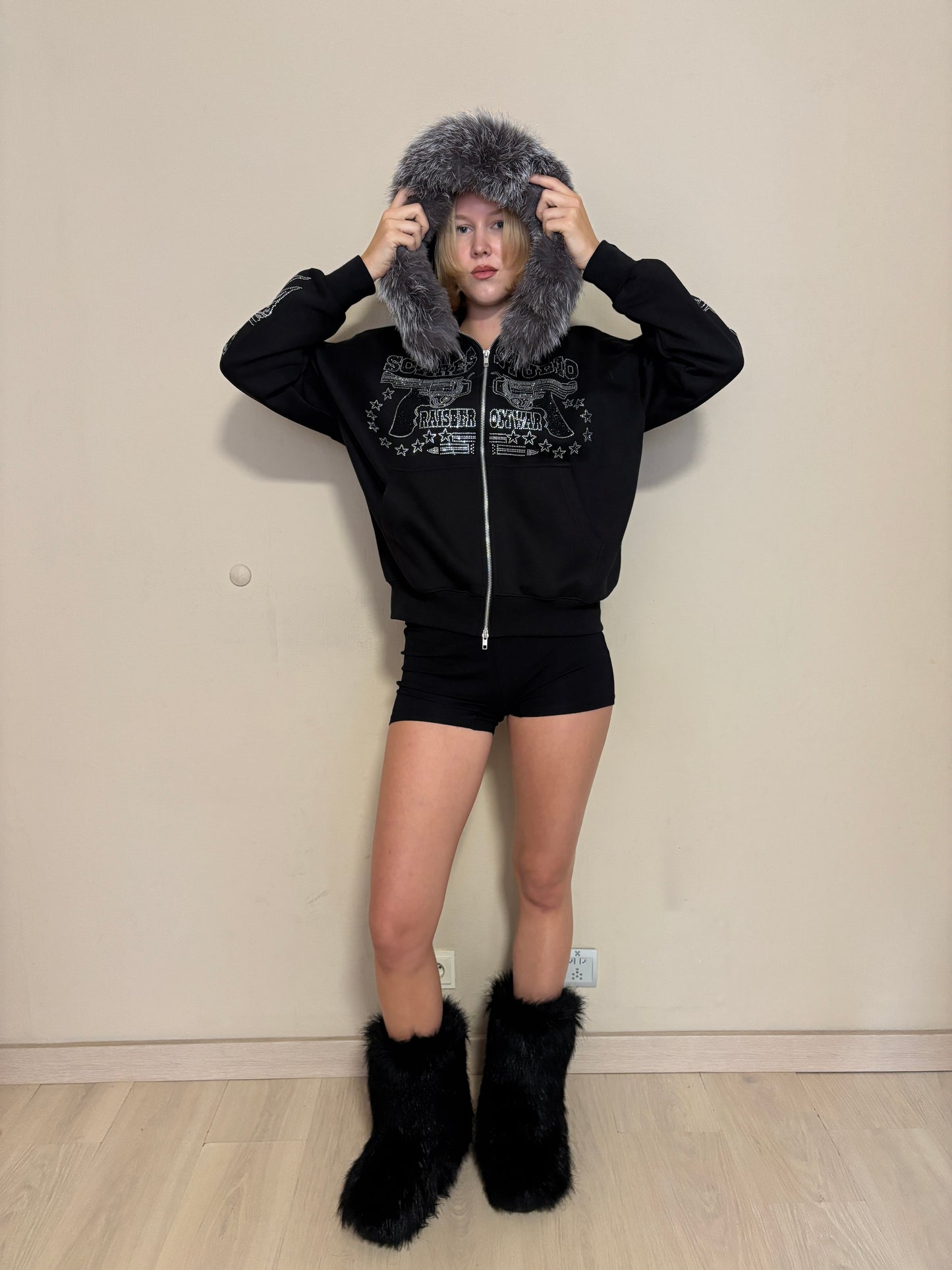 RAISE FROM WAR BLACK FUR ZIPPER