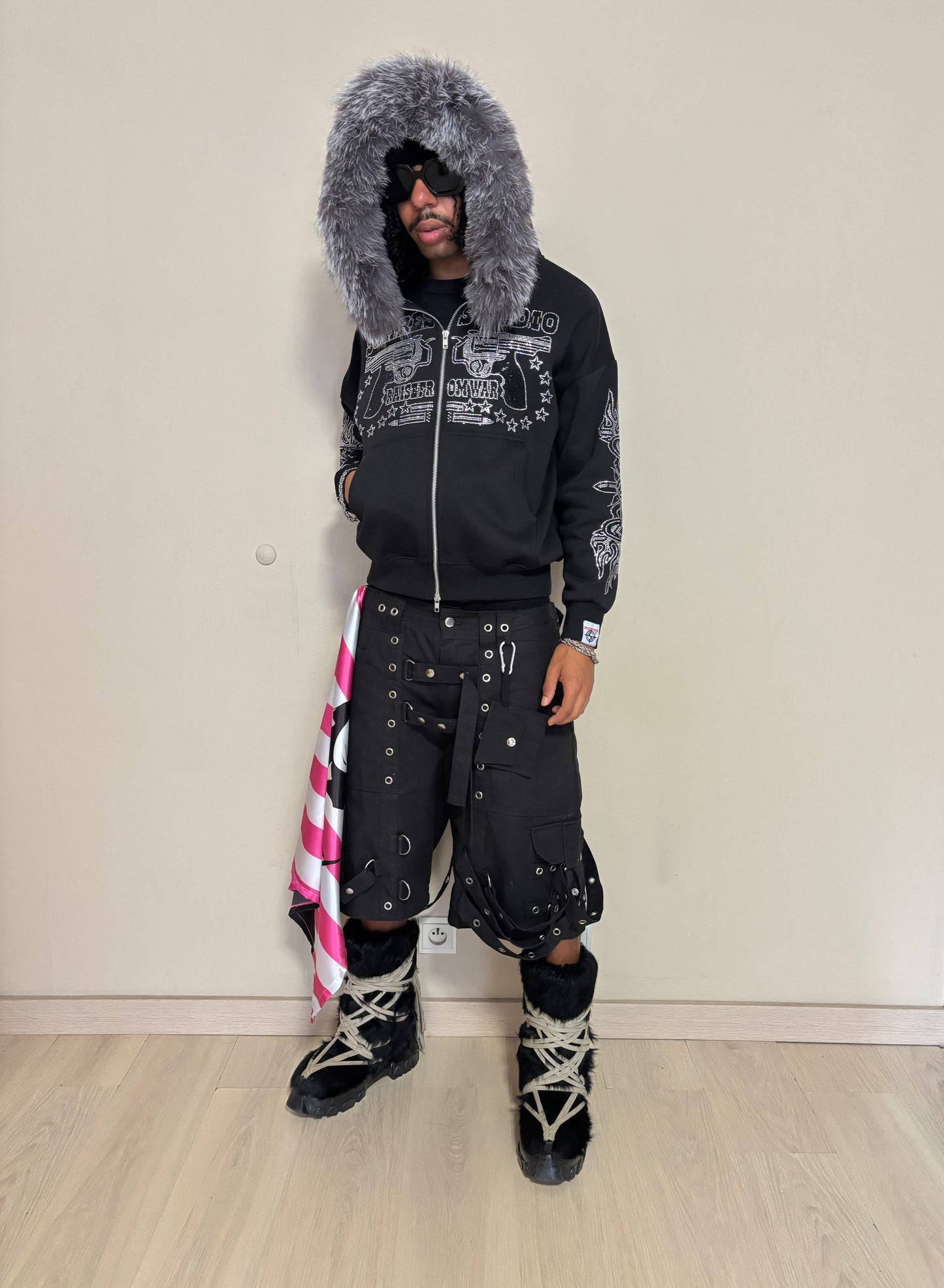 RAISE FROM WAR BLACK FUR ZIPPER