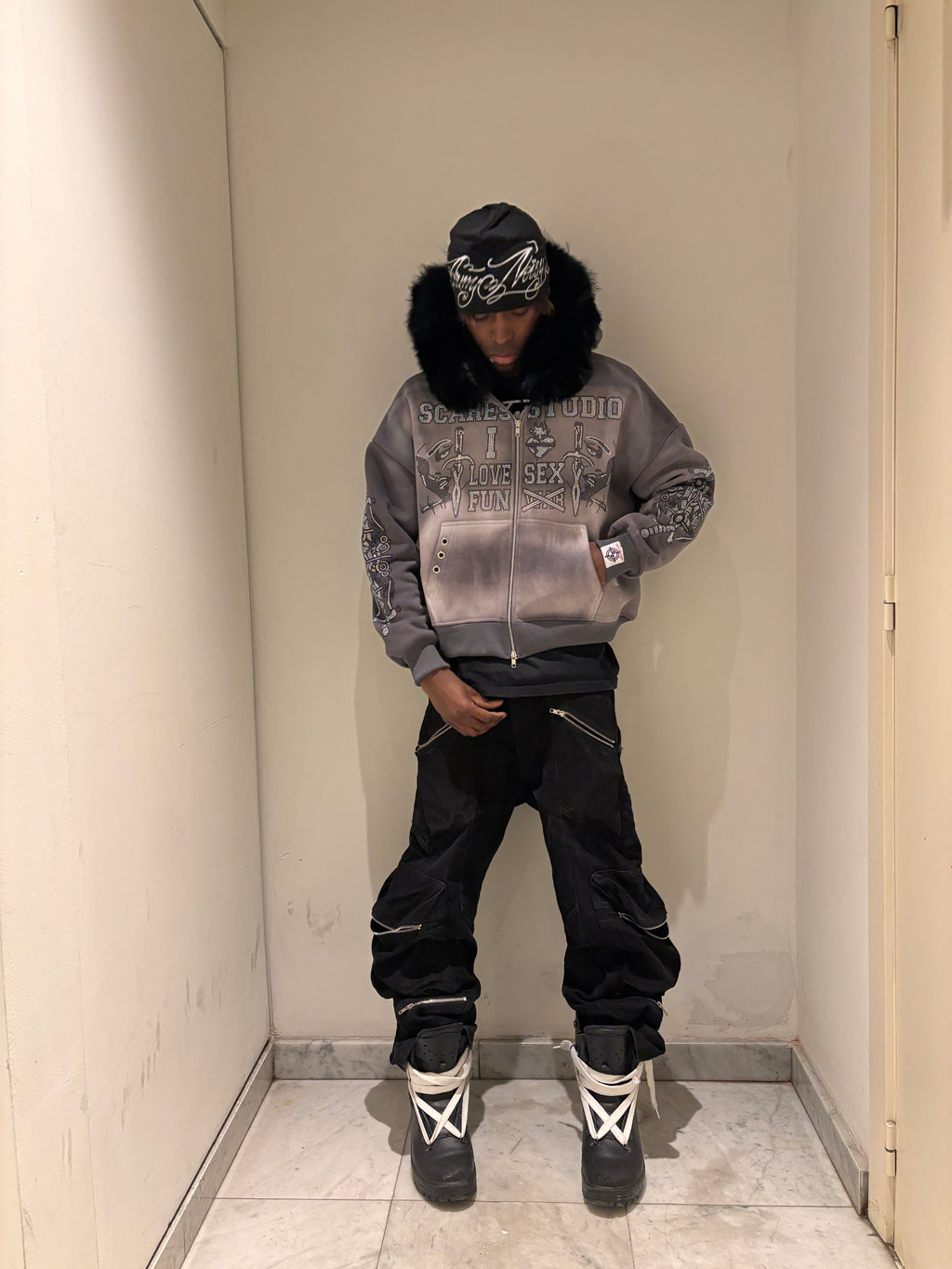FACES OF FEELINGS SPRAY-WASH ASH GREY FUR ZIPPER
