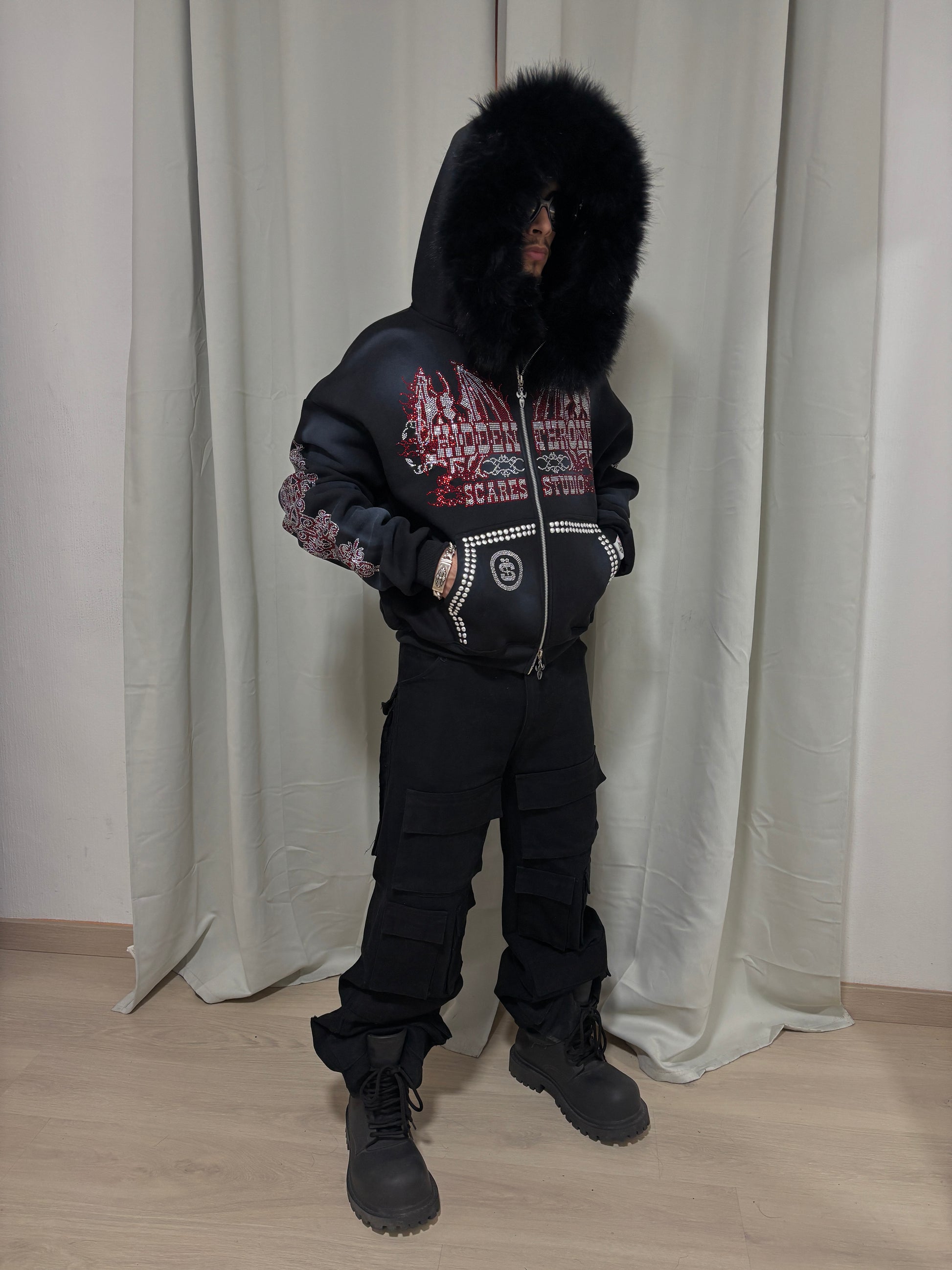 HIDDEN THRONE BLACK SPRAY HOODIE FUR ZIPPER