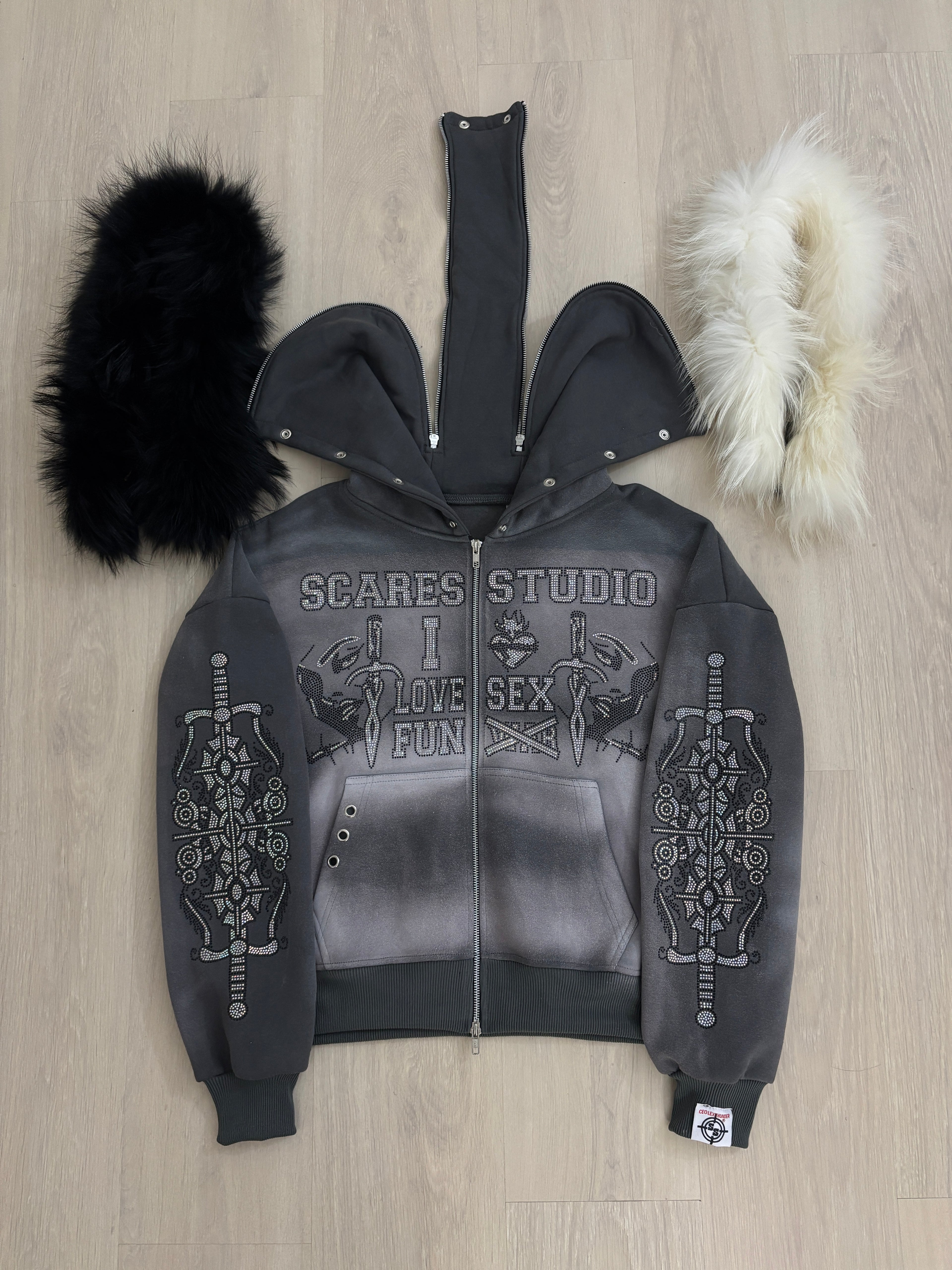 FACES OF FEELINGS SPRAY-WASH ASH GREY FUR ZIPPER