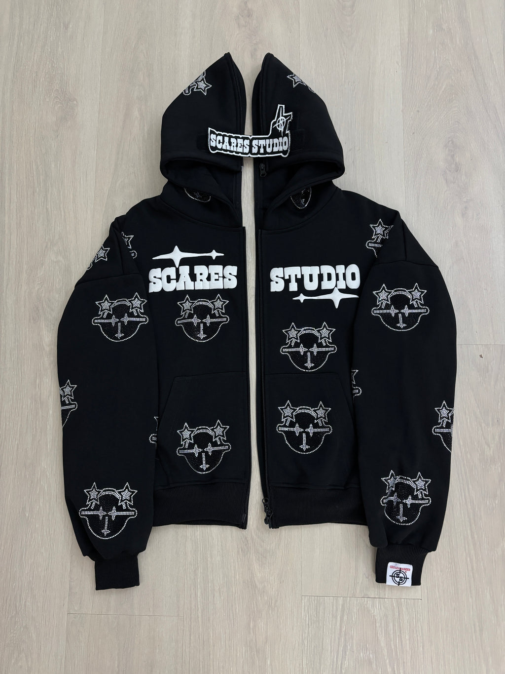 BLACK & WHITE CARTOON STARS ZIPPER