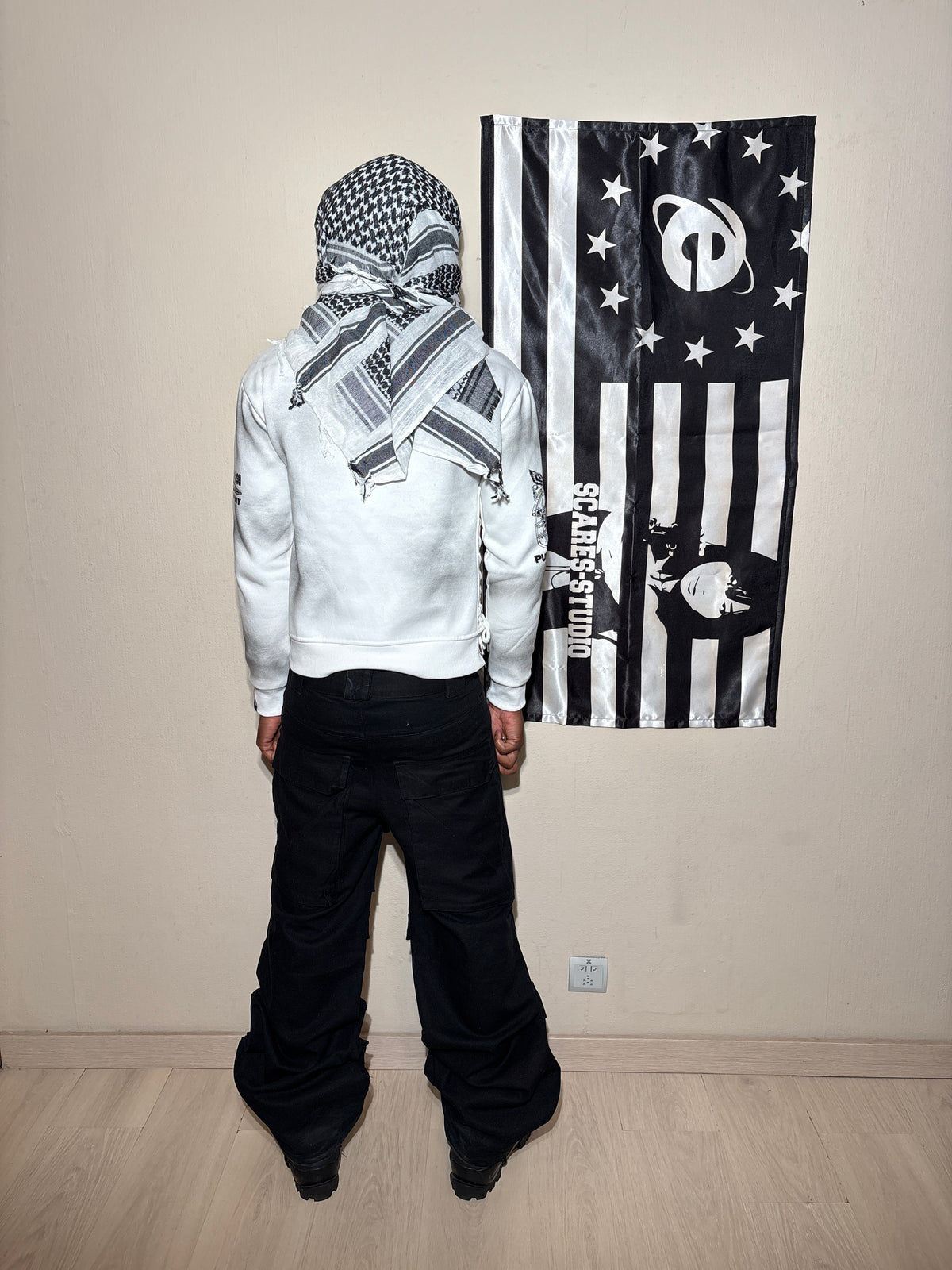 WHITE HYB. HOODIE [SCARF & NORMAL HOODS STYLES]