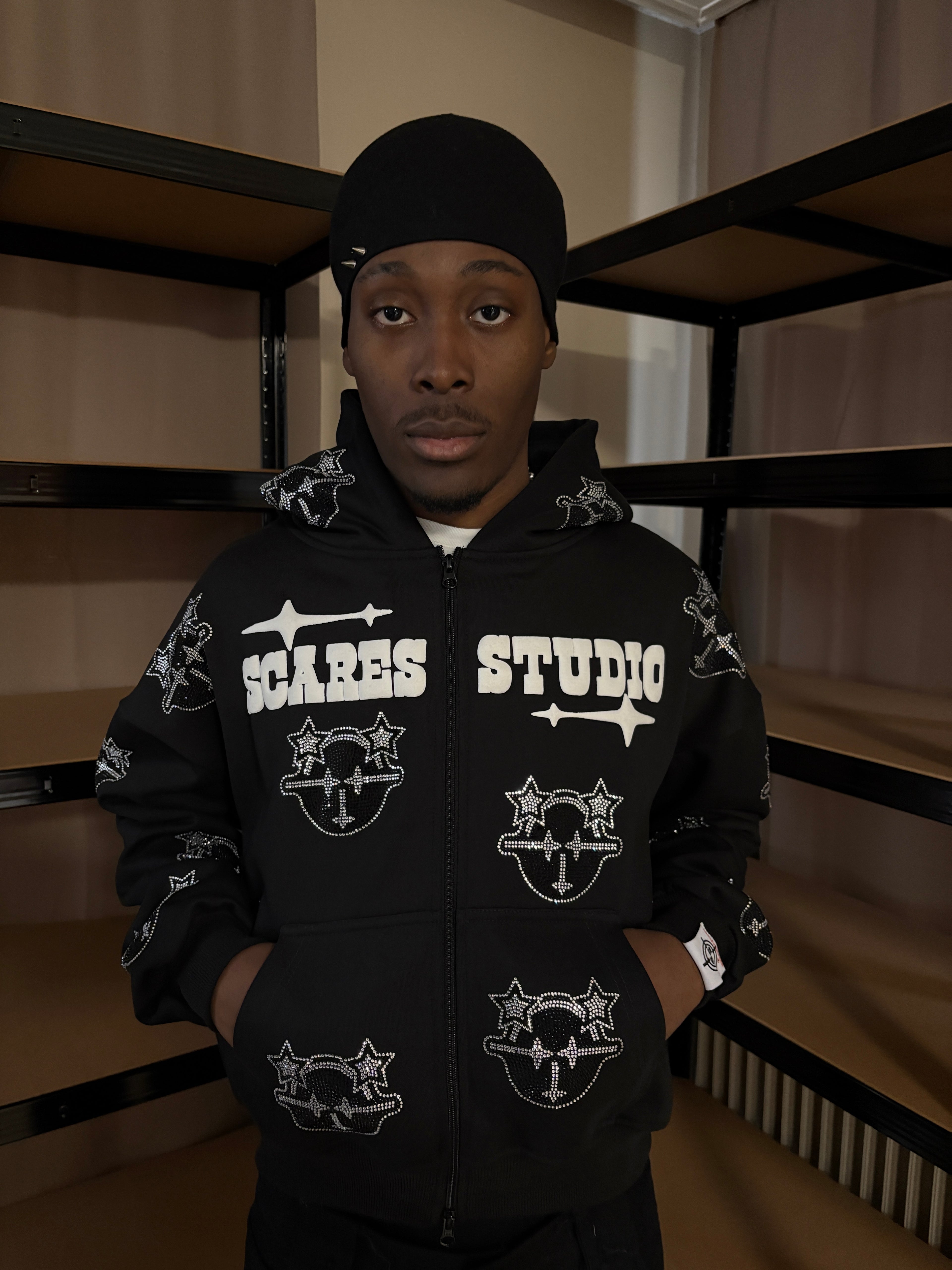 BLACK & WHITE CARTOON STARS ZIPPER