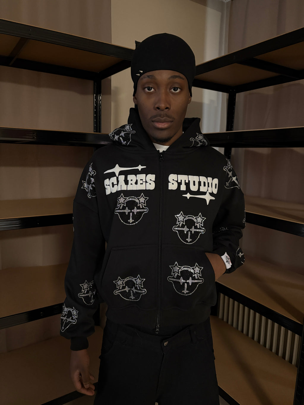 BLACK & WHITE CARTOON STARS ZIPPER