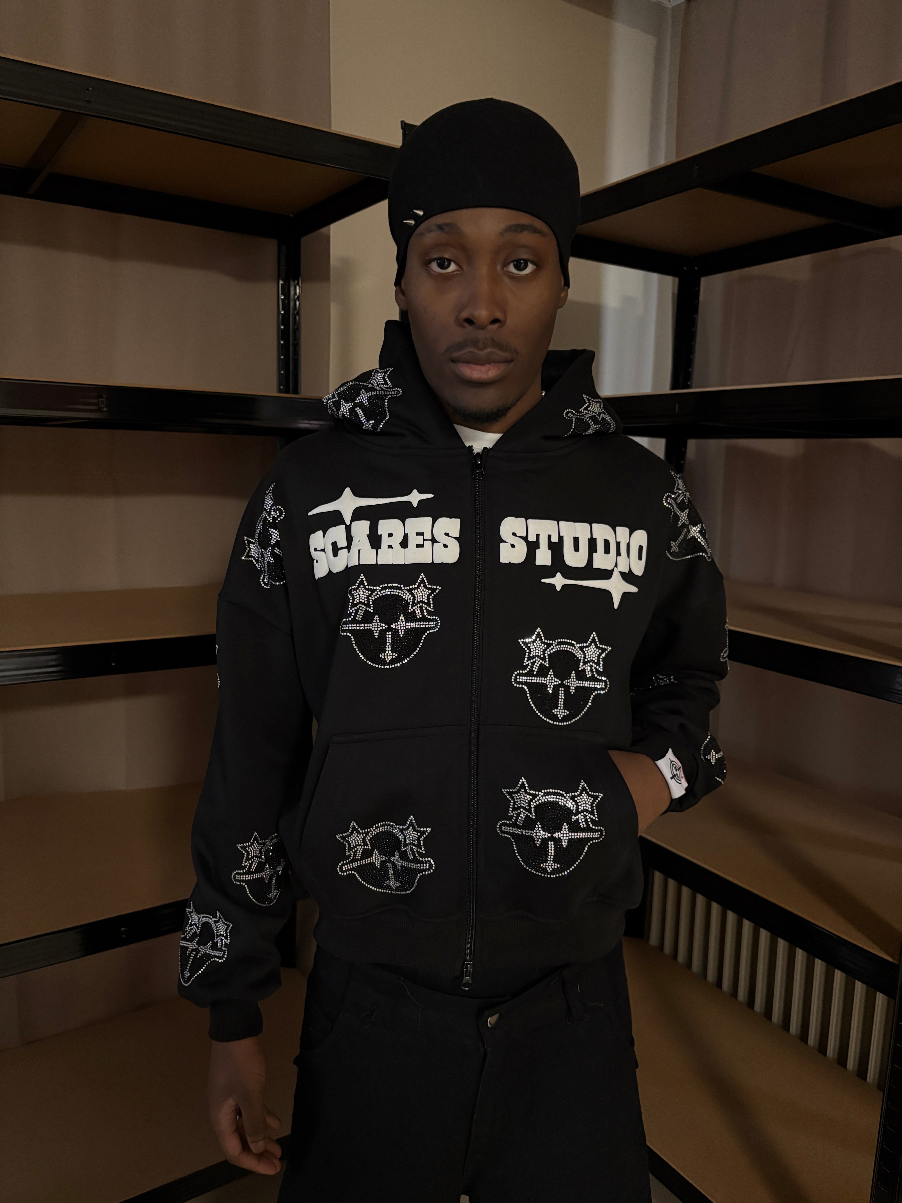 BLACK & WHITE CARTOON STARS ZIPPER