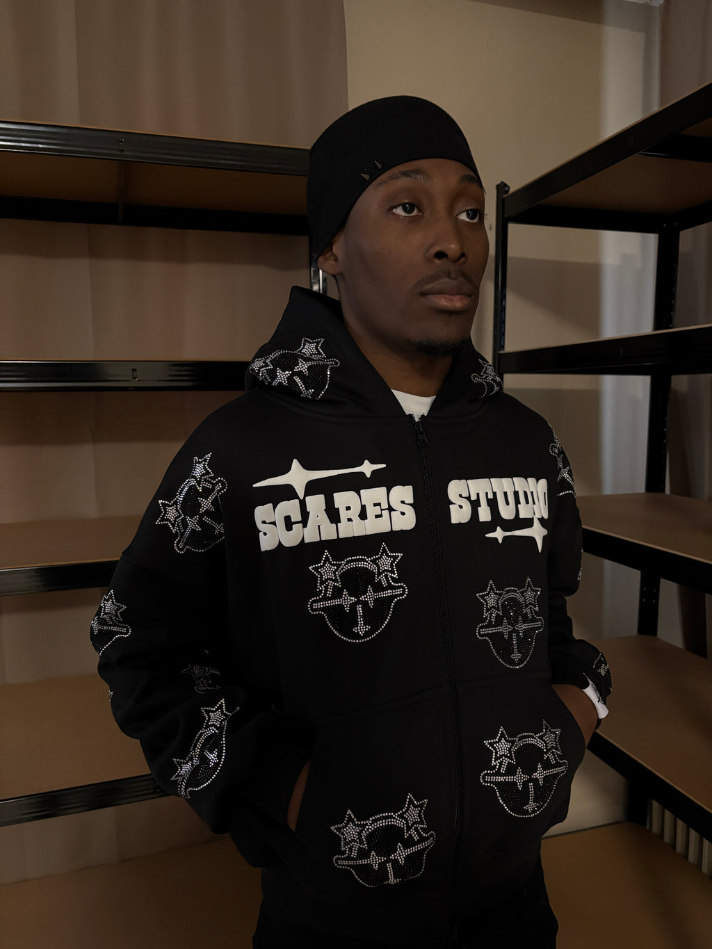 BLACK & WHITE CARTOON STARS ZIPPER