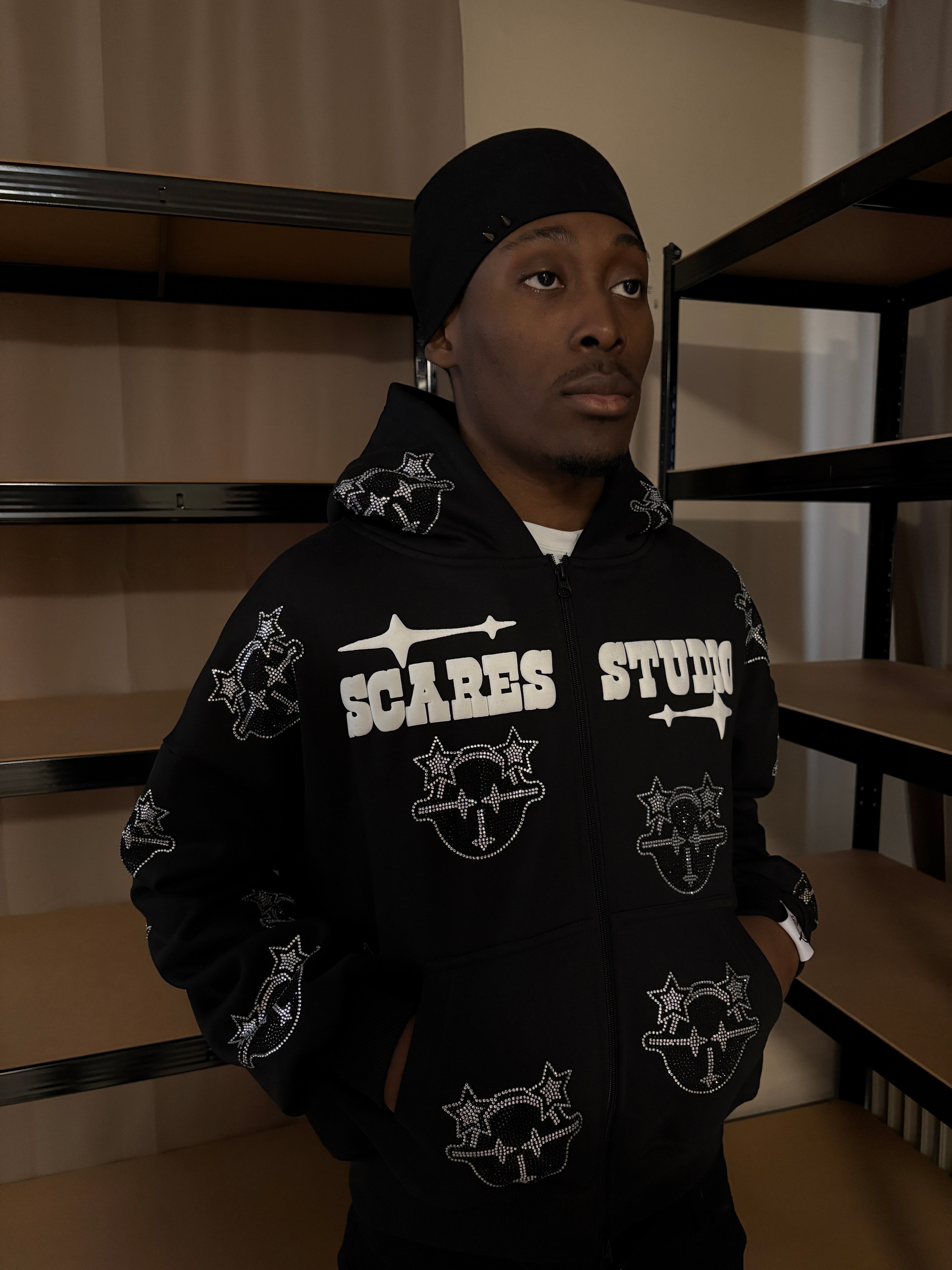 BLACK & WHITE CARTOON STARS ZIPPER