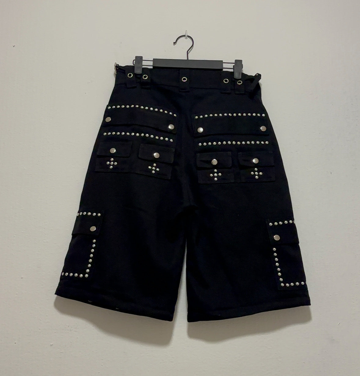 STUDS BAGGY CARGO (JORTS) DENIM PANTS