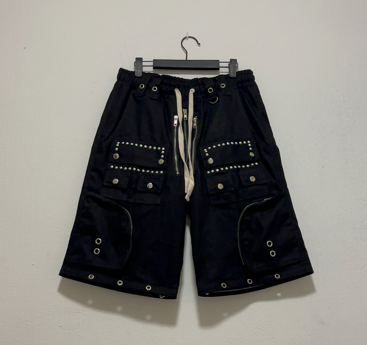STUDS BAGGY CARGO (JORTS) CANVAS PANTS