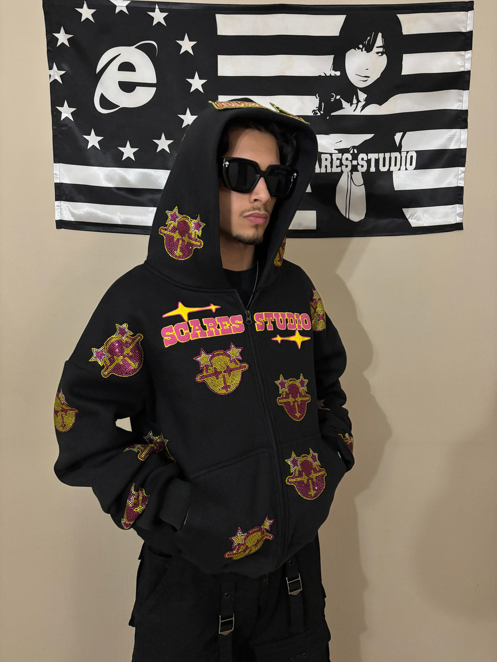 BLACK CARTOON STARS ZIPPER HOODIE