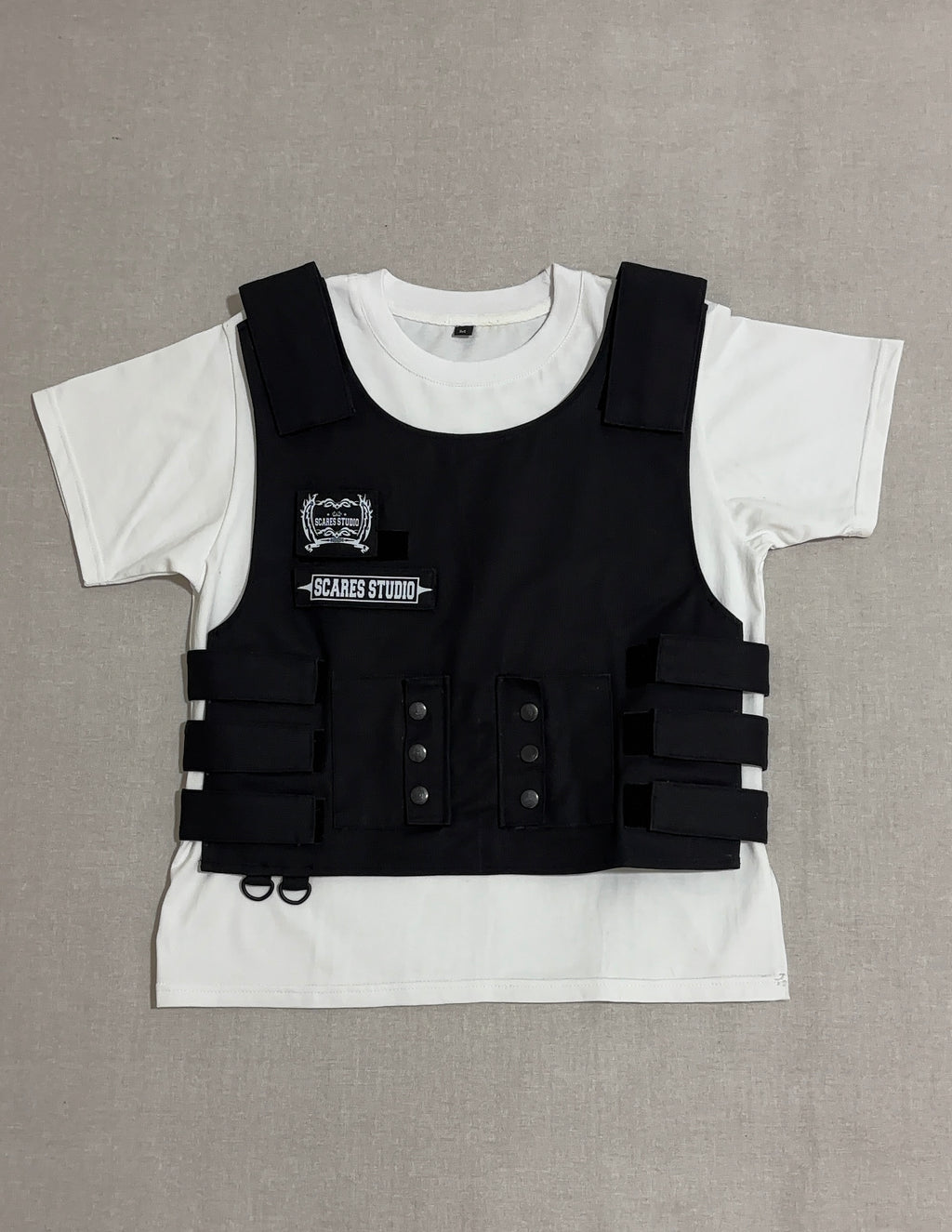 T-SHIRT + BLACK ARAB MANI ARMOUR VEST