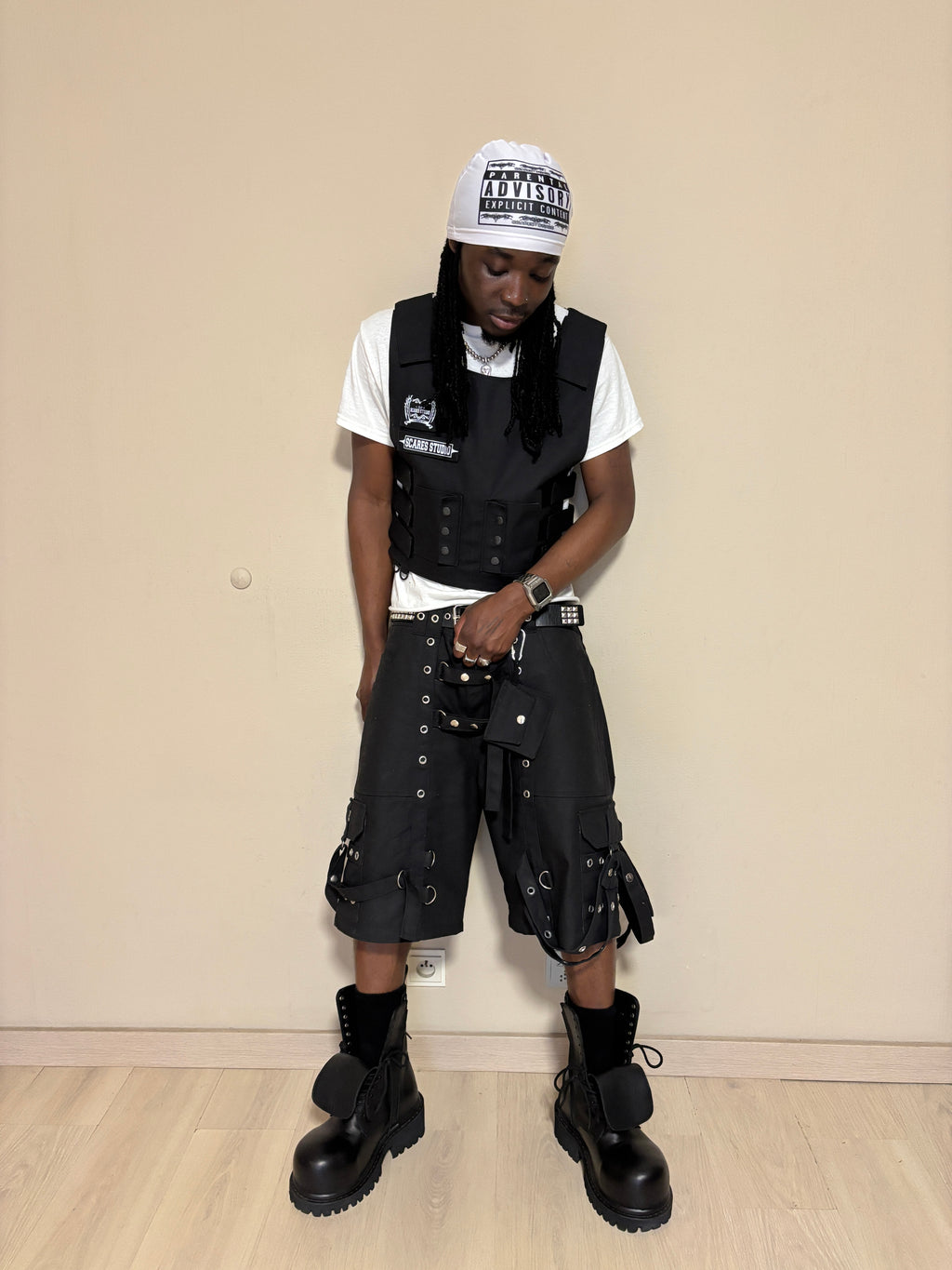BLACK ARMOR CARGO SHORTS