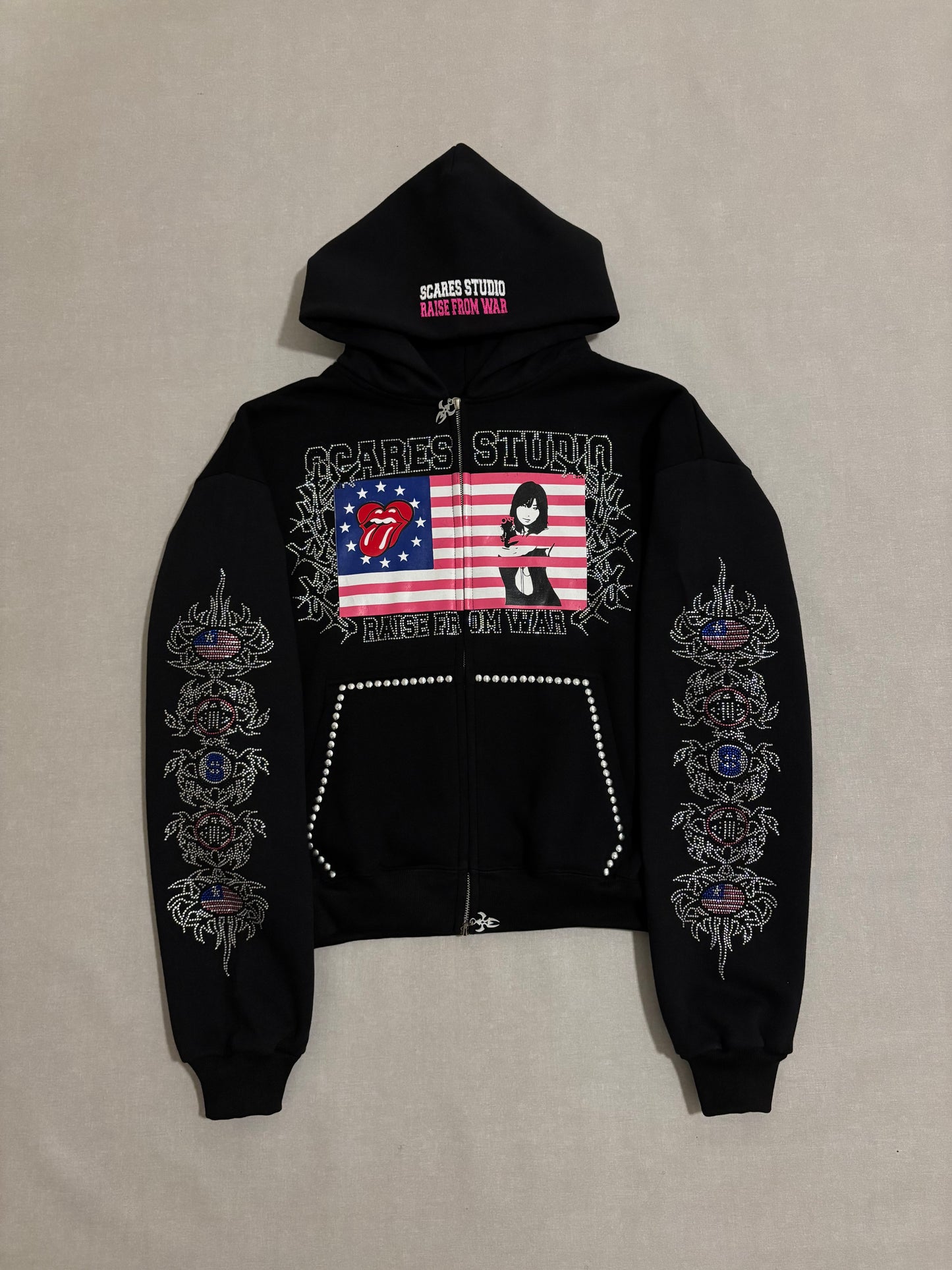 BLACK RAISE FROM WAR FLAG ZIPPER